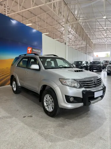 Toyota Hilux SW4 SRV D4-d 4X4 3.0 TDI Dies. AUT 2012