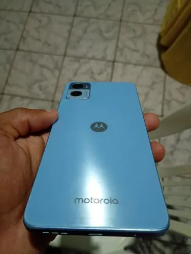 Moto E22, todo bom sem nenhum defeito.