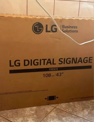 Monitor Profissional LG - LACRADO ZERO NA CAIXA- não faço menos