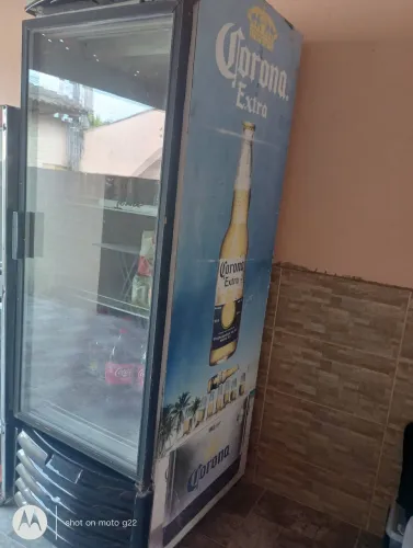 Vendo geladeira expositora, usada em ótimo estado