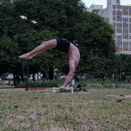 Personal trainer/instrutor de calistenia