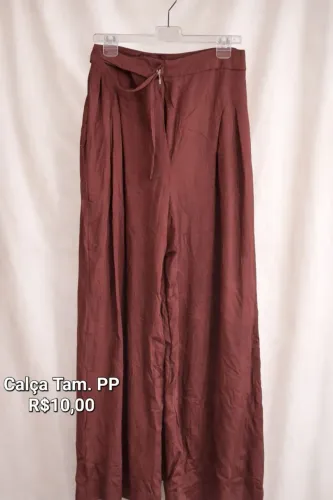 Roupas femininas usadas