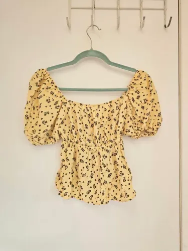 Blusa Amarelo Claro Com Flores Casual