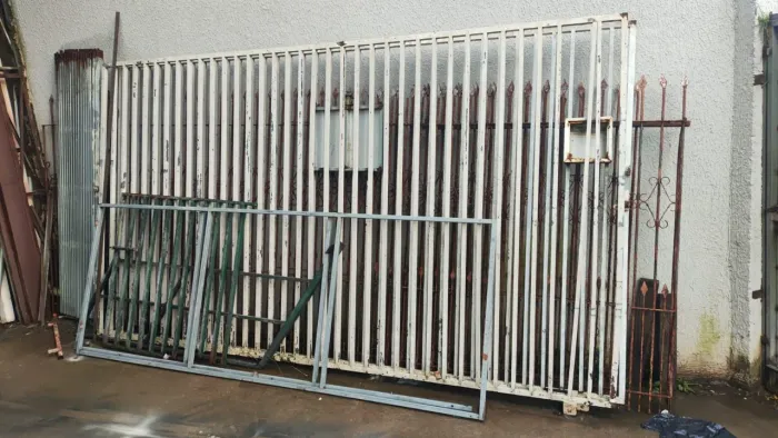 Portão ferro garagem