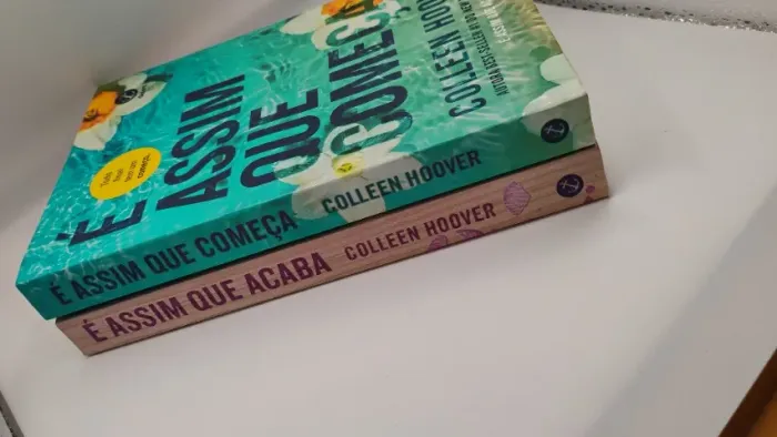 kit 2 livros é assim que acaba e é assim que começa