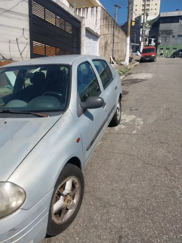 Renault Clio RT/ Privilège 1.6 16V 5P 2001