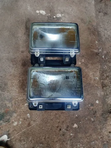 Farol Mercedes cara preta