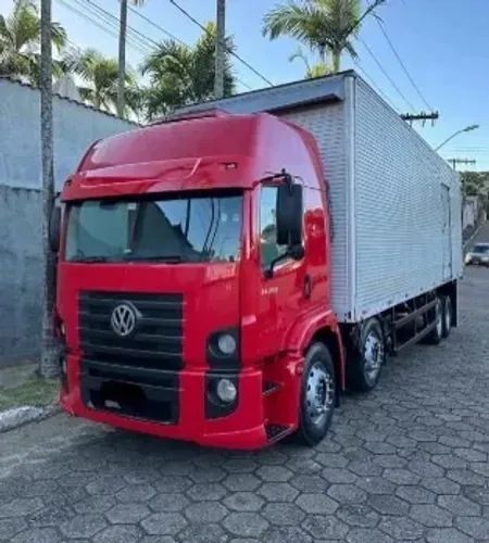 vw 24-250 6x2 ano 2012 baú 