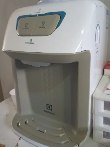 Gela água Eletrolux