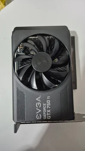 Placa de Vídeo EVGA GTX 750TI - 2GB (Nvidia)