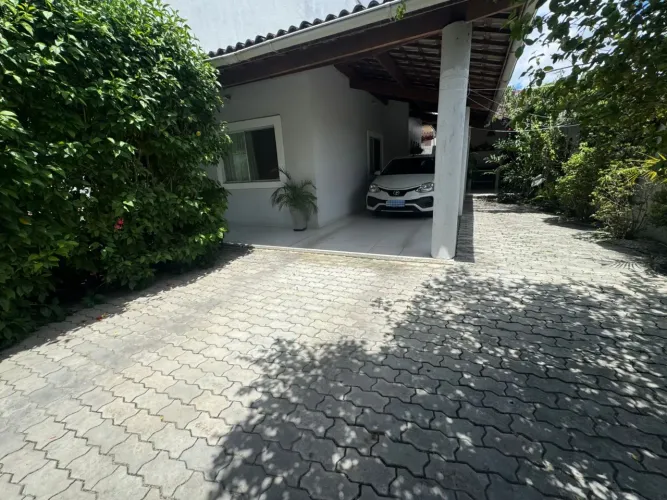 EDSON CARVALHO APRESENTA CASA COM 3/4 SENDO 1 SUITE CLOSET NA SANTA MÔNICA DE ESQUINA 