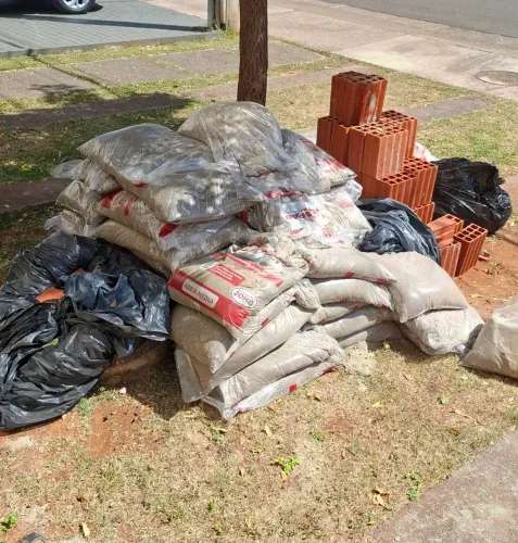 Areia e tijolos