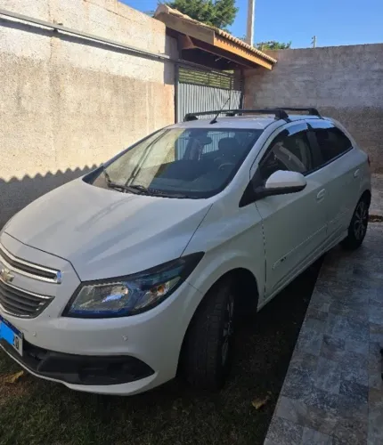 Chevrolet Onix Hatch LT 1.0 8V Flex Power Mec. 4P 2014