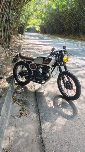 Café Racing 