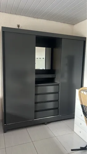 Guarda roupa, aceito cartão
