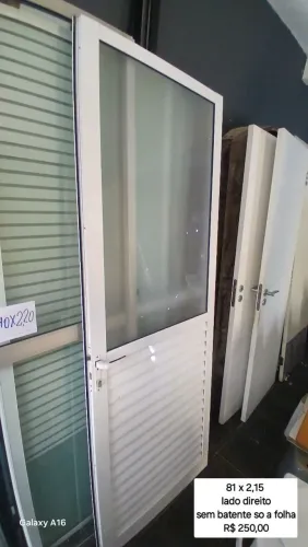 Folha de porta em aluminio