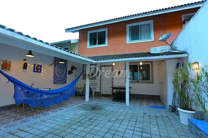 Casa com 3 dormitórios à venda, 98 m² por R$ 590.000,00 - Granja Guarani - Teresópolis/RJ