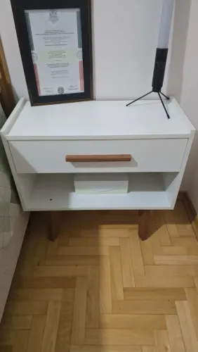 Mesinha de cama