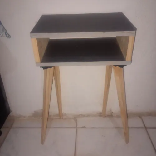 Mesinha de cabeceira 