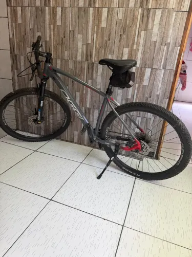 Bendo bicicleta OGGI 7.2 