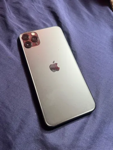iPhone 11pro max com caixa 