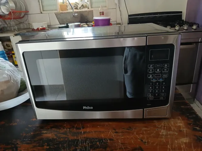 Microondas Philco 32 litros inox preto