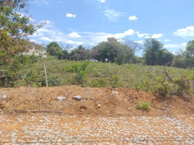 Terreno 2000 metros localizado na estrada Pica Pau Bom Bespacho MG