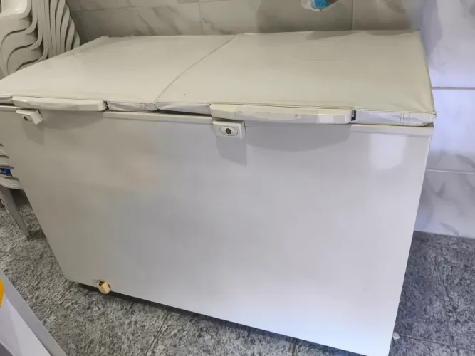 Geladeira vertical Electrolux H400