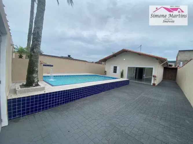 CASA COM PISCINA EM LOTE INTEIRO Á VENDA NA PRAIA DE ITANHAÉM