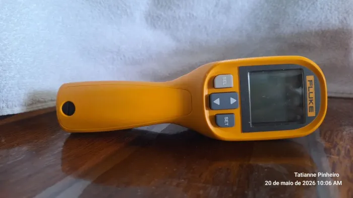 termômetro infravermelho digital portátil da marca Fluke, modelo 59 Max,