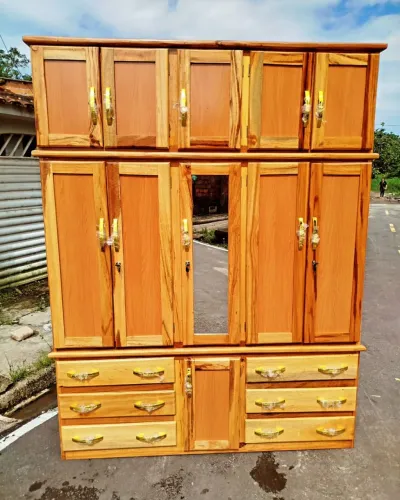 Guarda roupa de casal - 5 portas 6 gavetas completo com espelho novo
