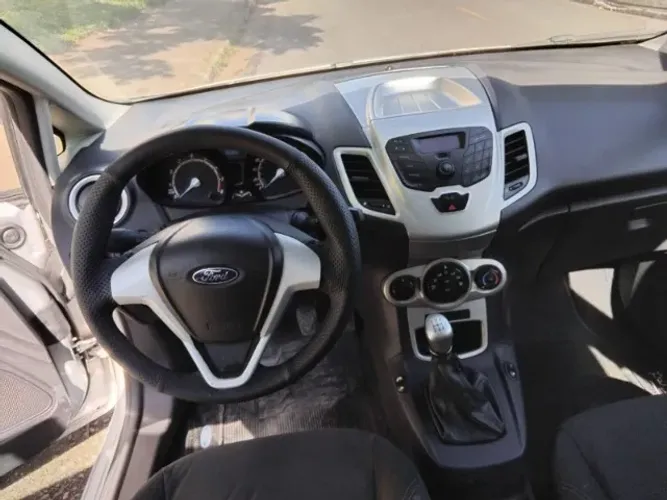 Ford Fiesta 1.5 16V Flex Mec. 5P 2015