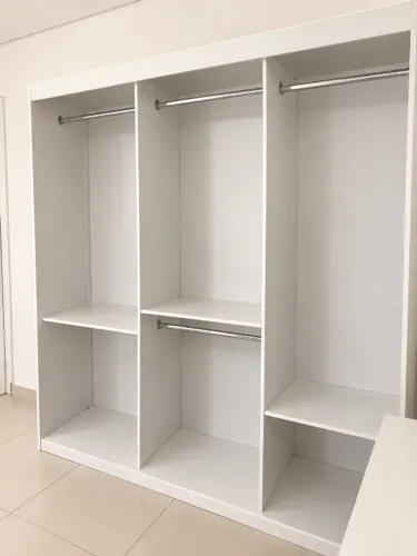 Guarda-Roupa Aberto Closet Branco com 3 Módulos, Prateleiras e Cabideiros