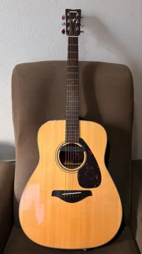 VENDO YAMAHA FG 700S + CAPTADOR SKYSONIC T-902