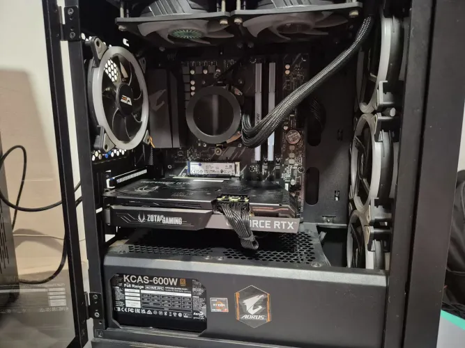 Computador gamer em excelente estado