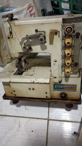 Máquina colarete