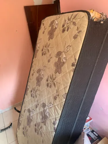 Vendo cama solteiro box + colchão solteiro 