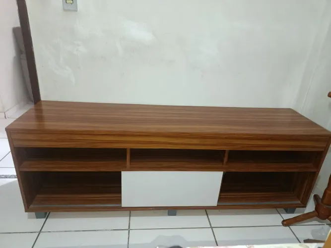 Rack para TV grande, usado e em excelente estado de conservação.