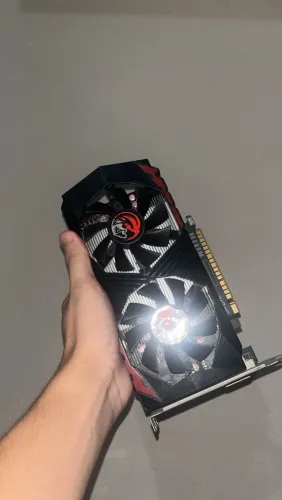 Placa de vídeo: PCYES GeForce GTX 1050 Ti 4 GB.