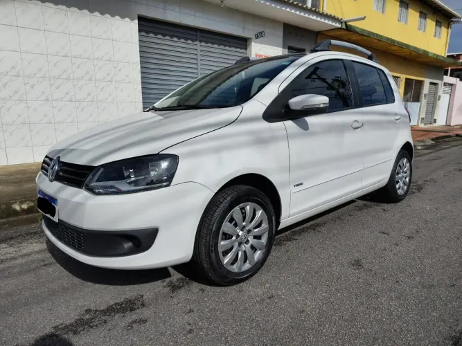 Volkswagen Fox 1.0 MI Total Flex 8V 5P 2014