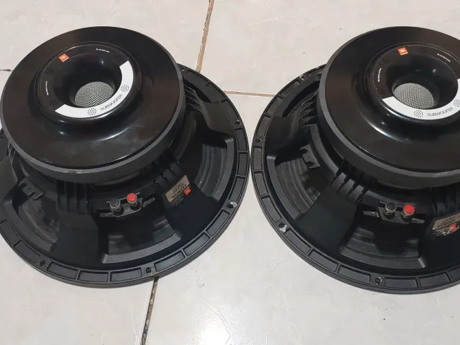 Alto-falante tornado 15 polegadas 1100 watts