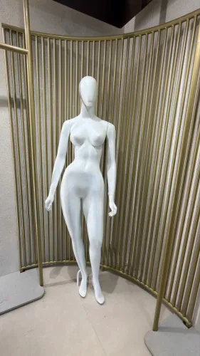 Manequins a venda