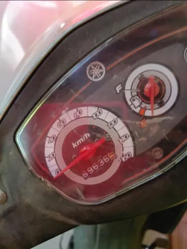 Moto Cripton novinha super econômica.
