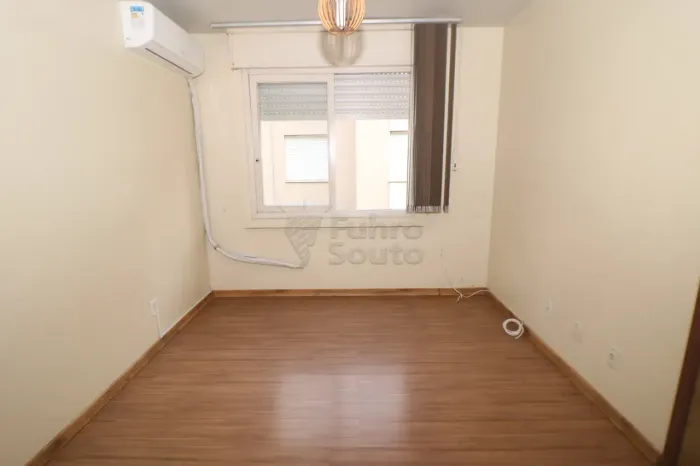 Apartamento de 2 dormitórios no Residencial Marcílio Dias, em Pelotas