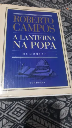 Livro lanterna na porta