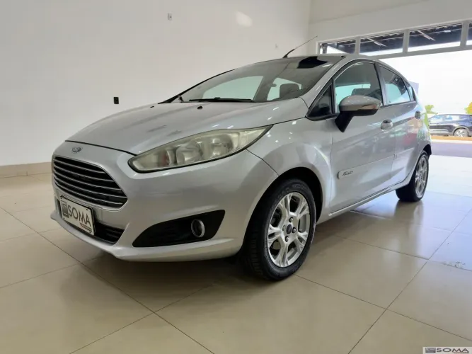 Ford Fiesta 1.6 16V Flex Aut. 5P 2015
