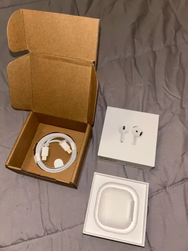 AirPods 4 Apple - nunca usado/ recém adquirido na loja da Apple. 