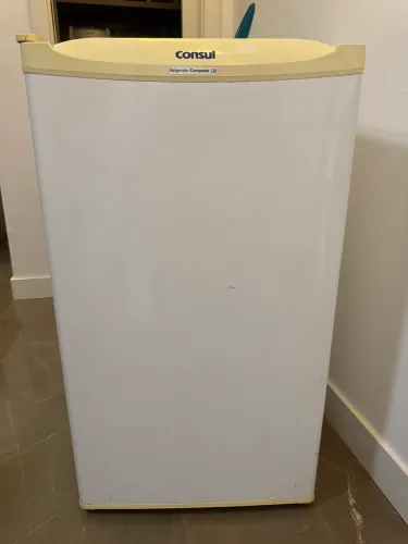 Vende-se Frigobar 120l