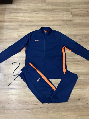 Conjunto Nike dri fit azul com laranja 