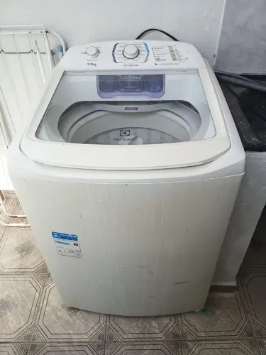 Vendo uma máquina q faz tudo